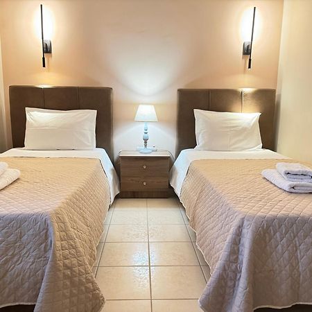 Petit House Under The Rocks Apartment Kalampáka Ngoại thất bức ảnh