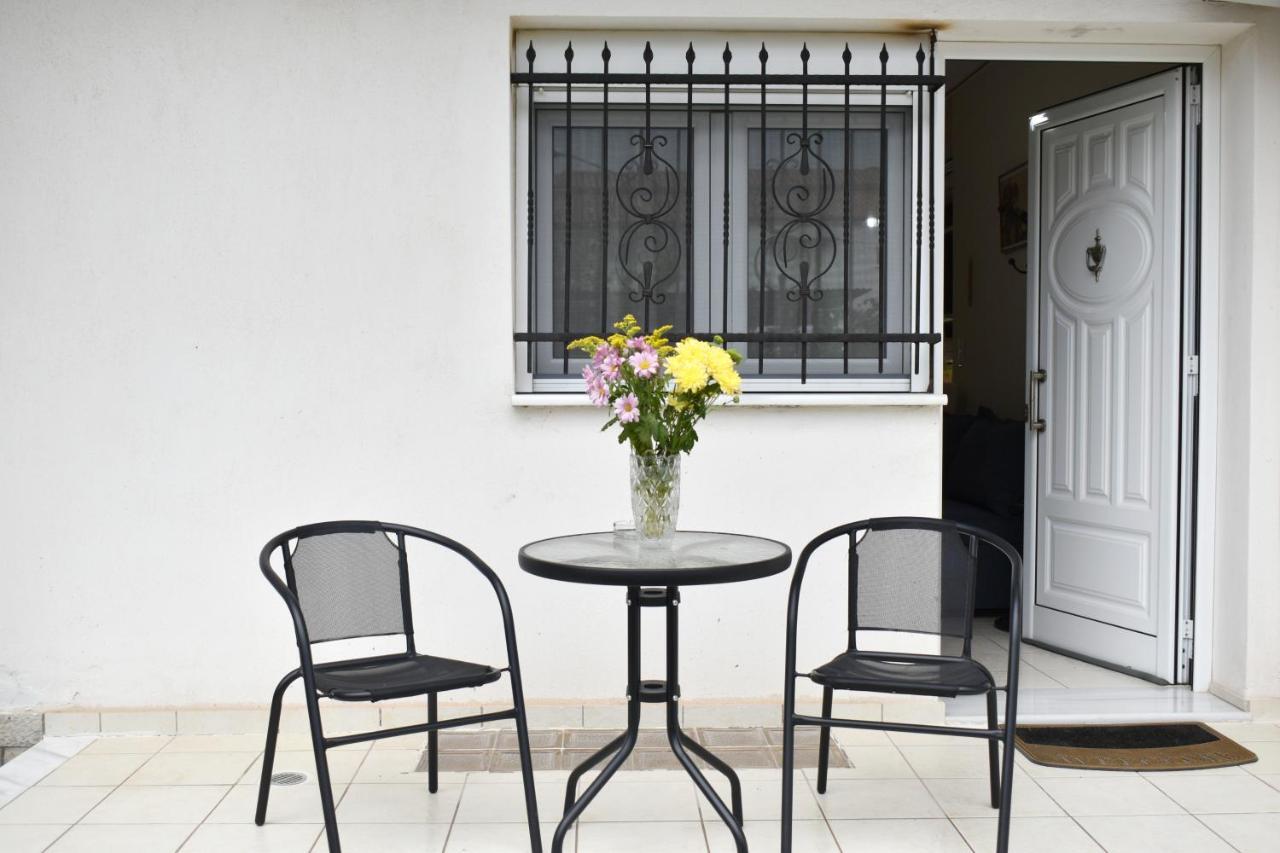 Petit House Under The Rocks Apartment Kalampáka Ngoại thất bức ảnh
