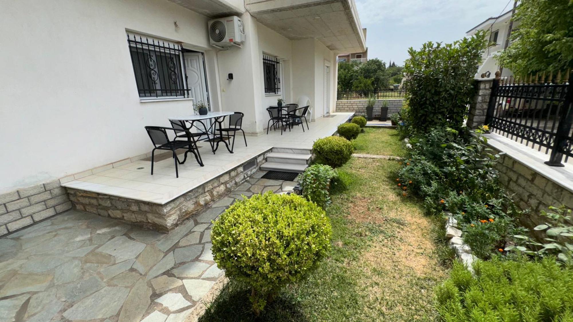 Petit House Under The Rocks Apartment Kalampáka Ngoại thất bức ảnh