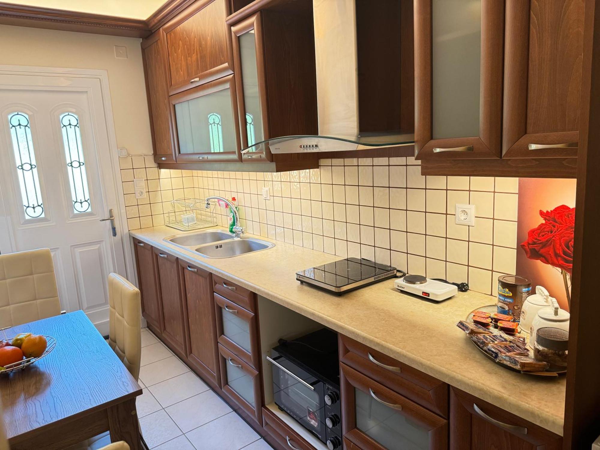 Petit House Under The Rocks Apartment Kalampáka Ngoại thất bức ảnh