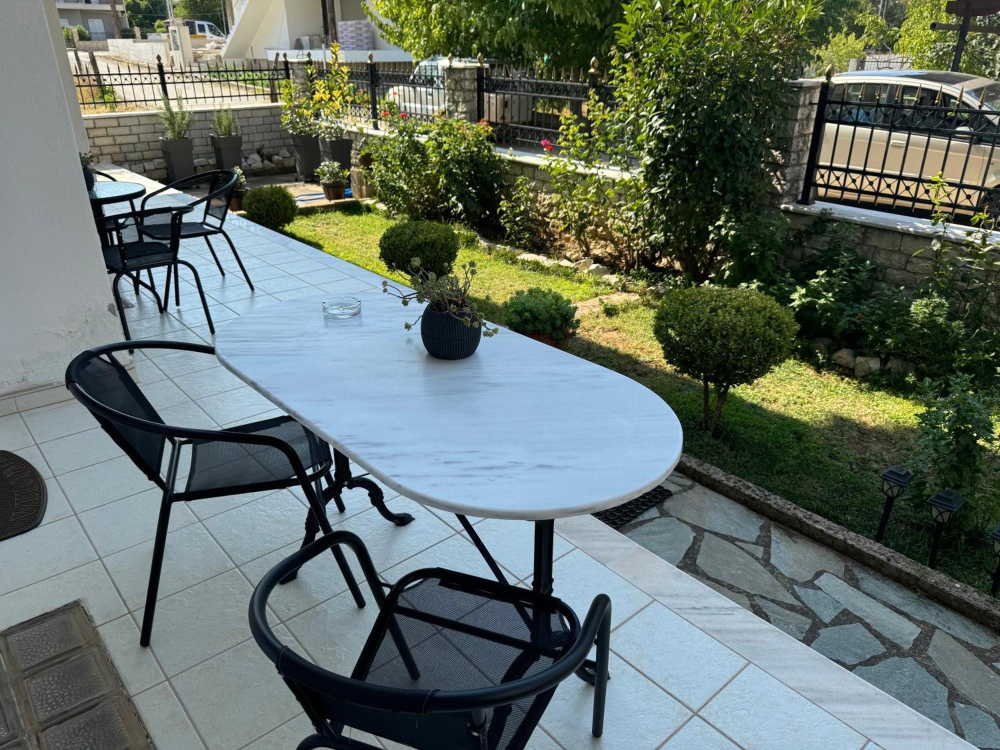 Petit House Under The Rocks Apartment Kalampáka Ngoại thất bức ảnh