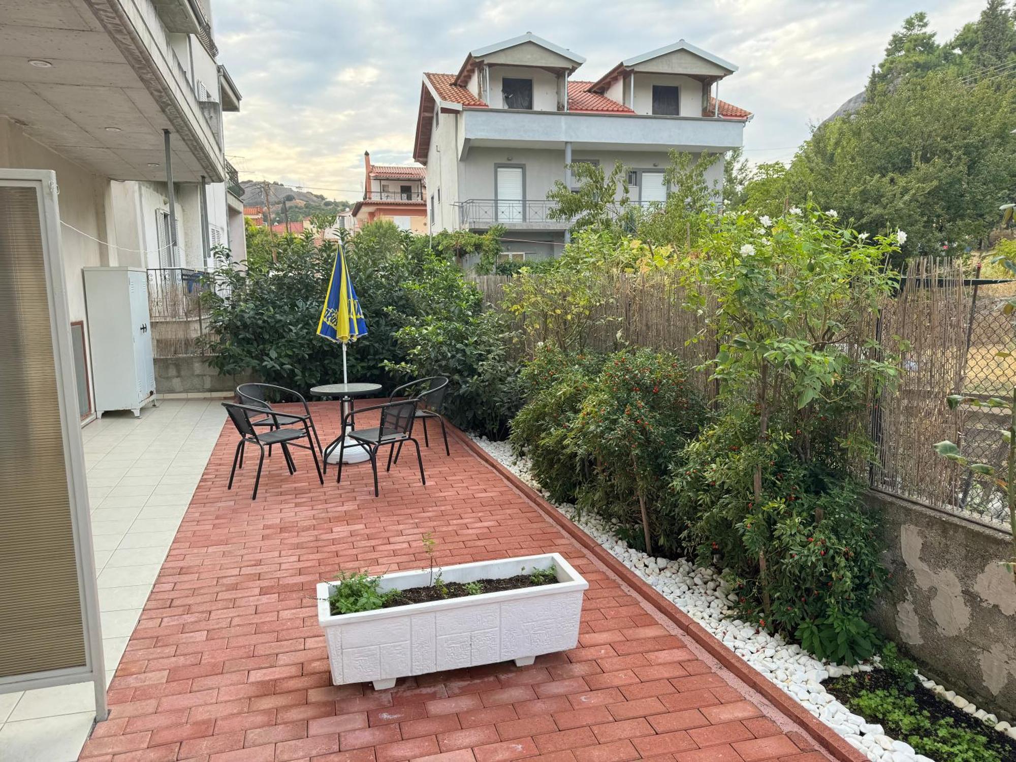 Petit House Under The Rocks Apartment Kalampáka Ngoại thất bức ảnh