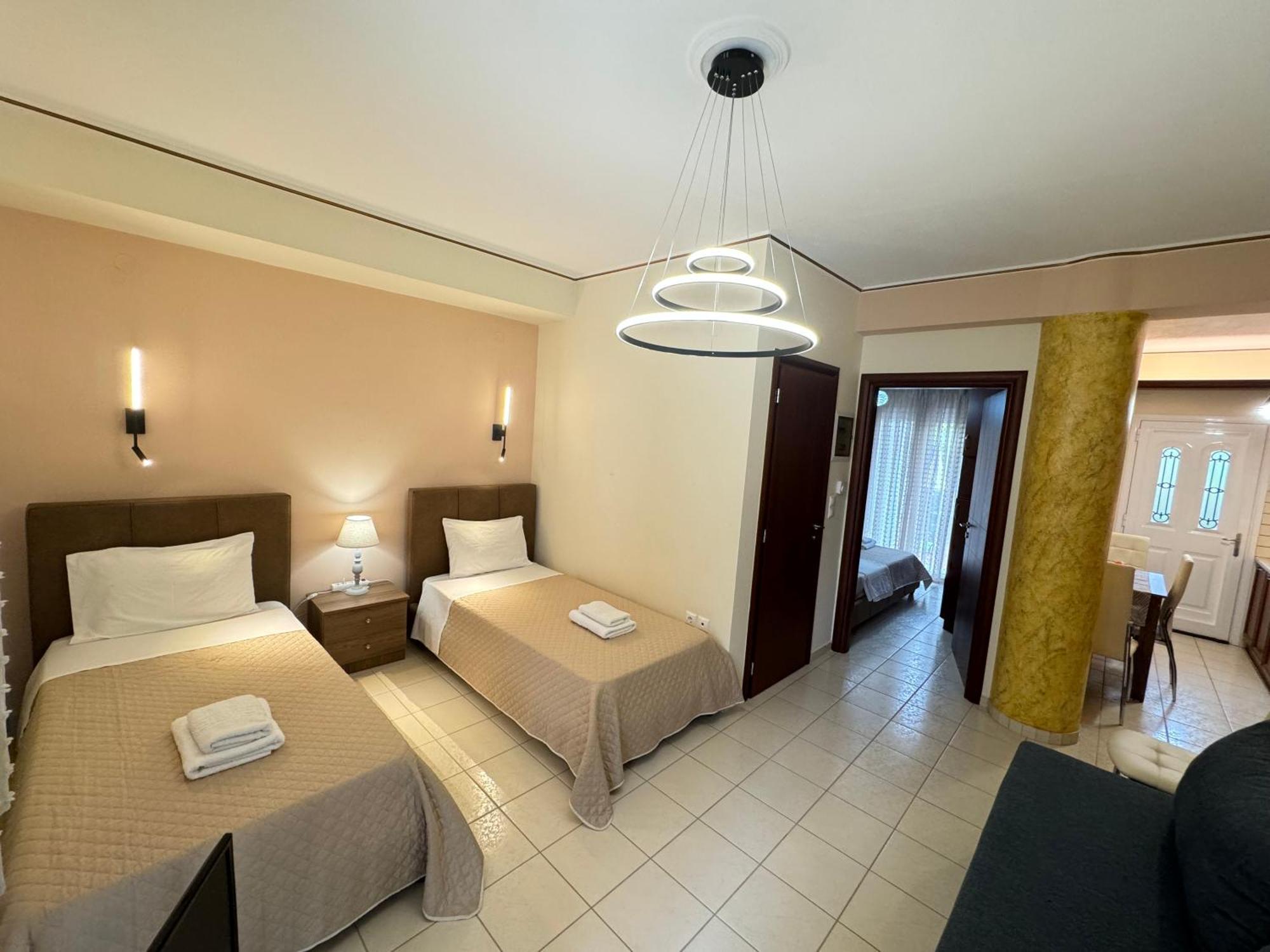 Petit House Under The Rocks Apartment Kalampáka Ngoại thất bức ảnh